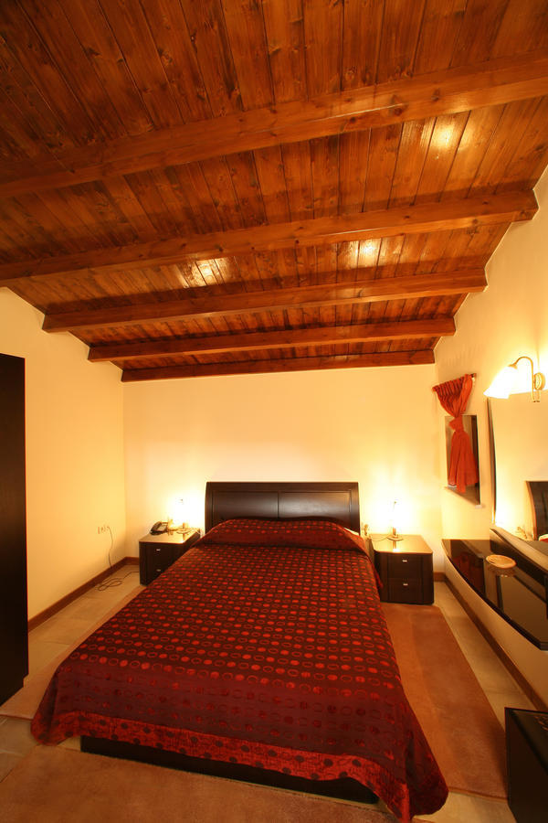 Arhontiko Parnona Hotel Karyes Kamer foto