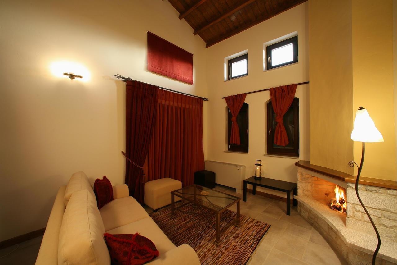 Arhontiko Parnona Hotel Karyes Kamer foto