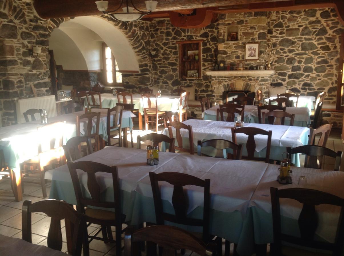 Arhontiko Parnona Hotel Karyes Buitenkant foto