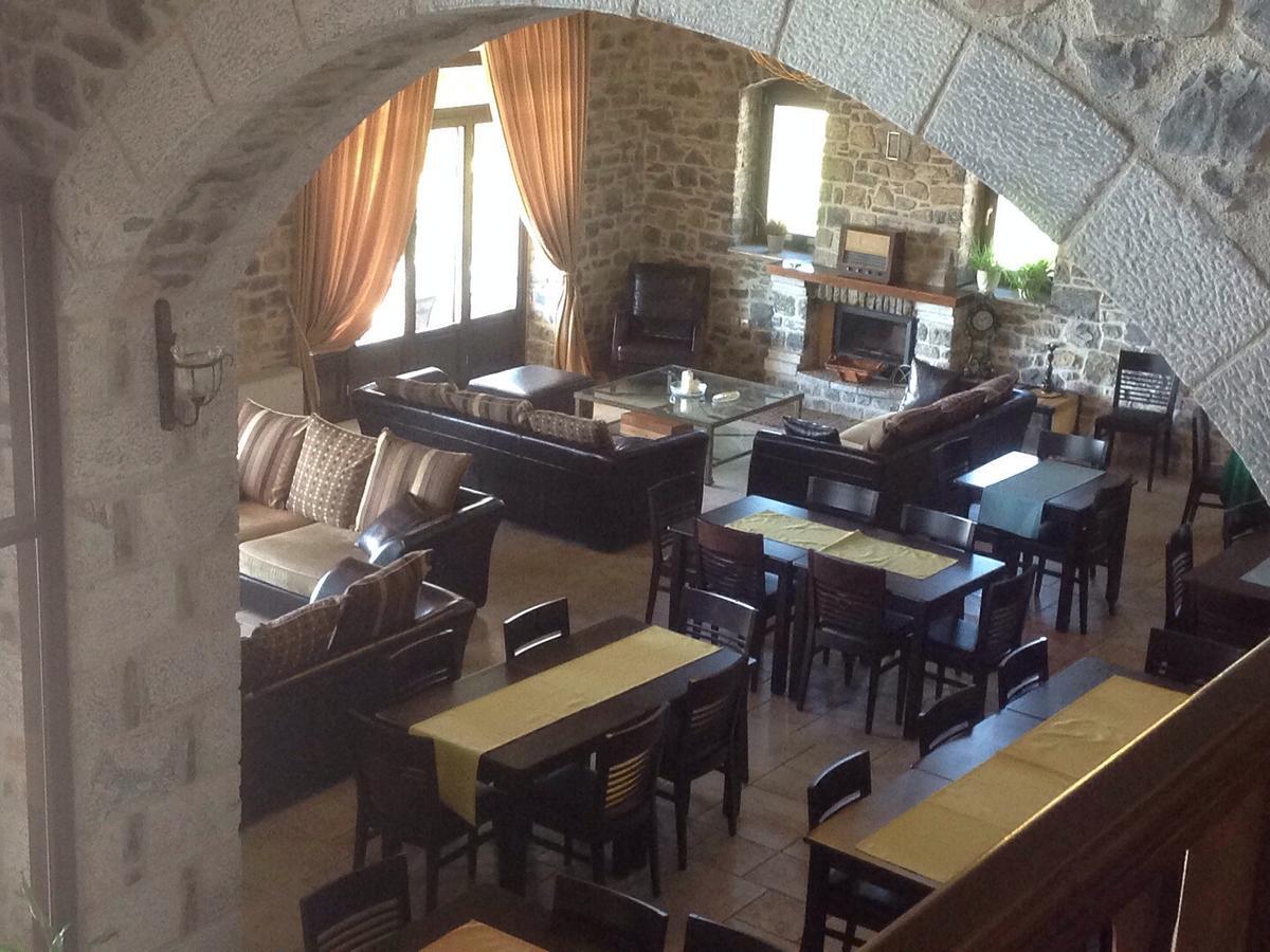 Arhontiko Parnona Hotel Karyes Buitenkant foto
