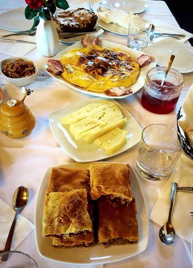 Arhontiko Parnona Hotel Karyes Buitenkant foto